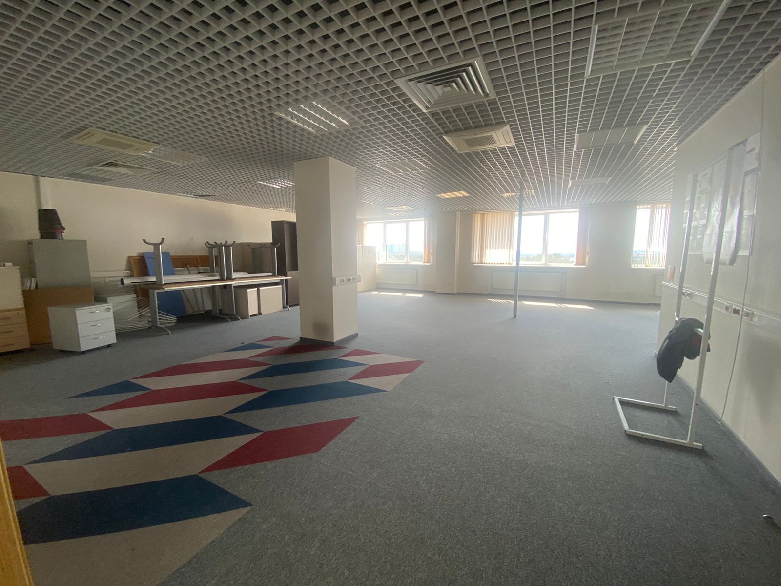 Аренда офиса 760 м² БЦ Праздник