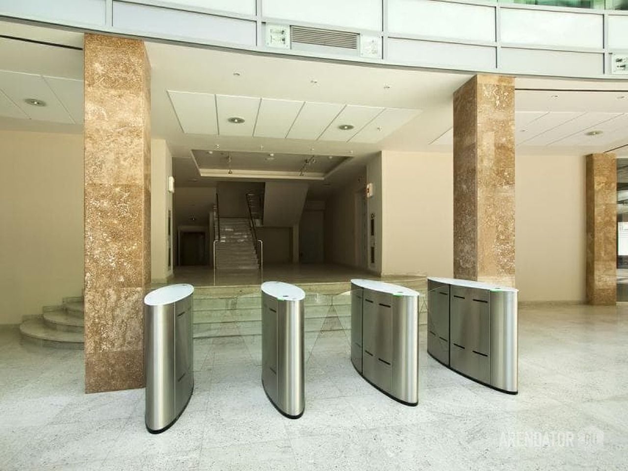 Аренда офиса 1130 м² БЦ СВЯТОГОР-4