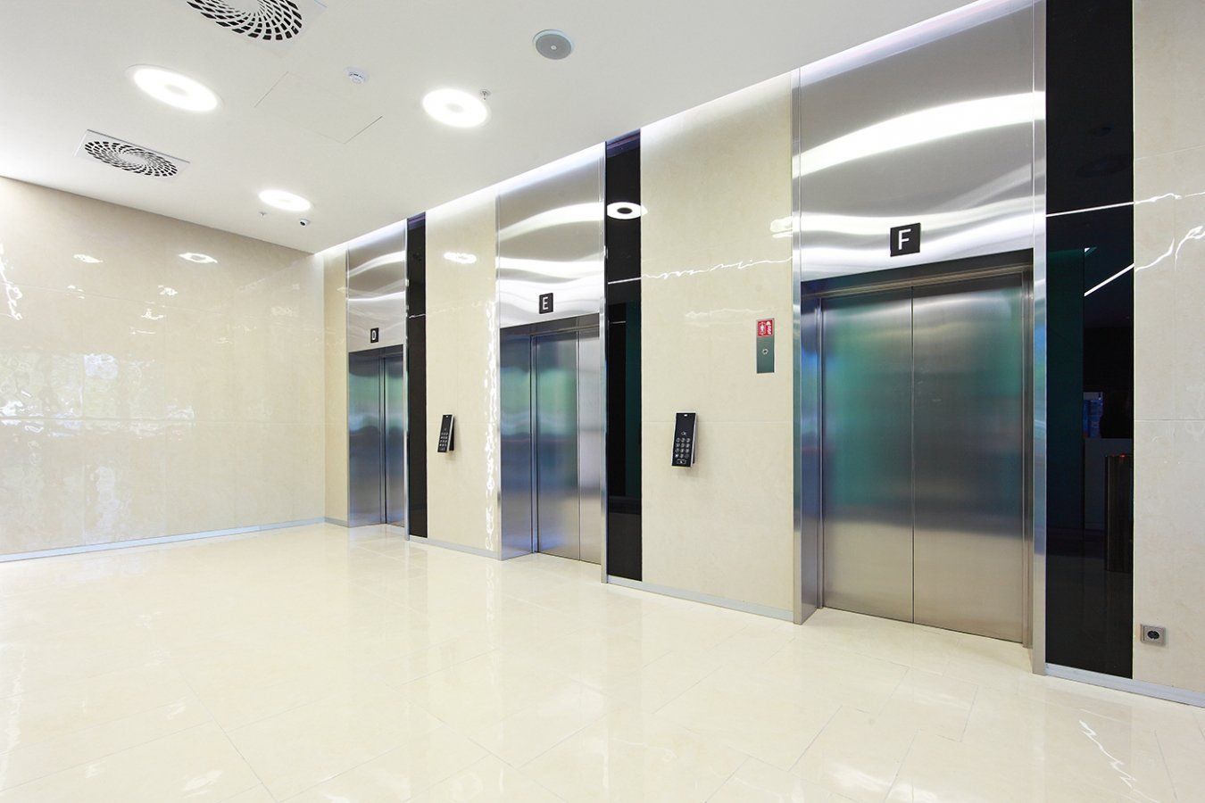 Аренда офиса 2615 м² БЦ Лотос