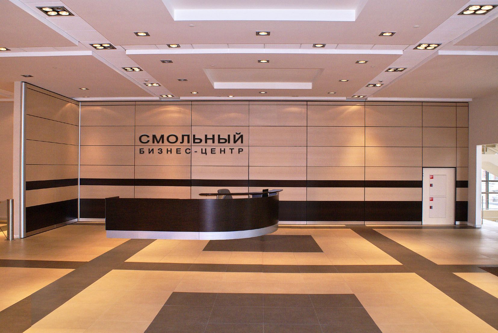 Аренда офиса 32000 м² БЦ СМОЛЬНЫЙ